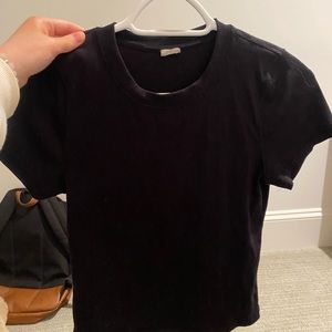 Aritiza Wilfred Free black tee shirt, size M